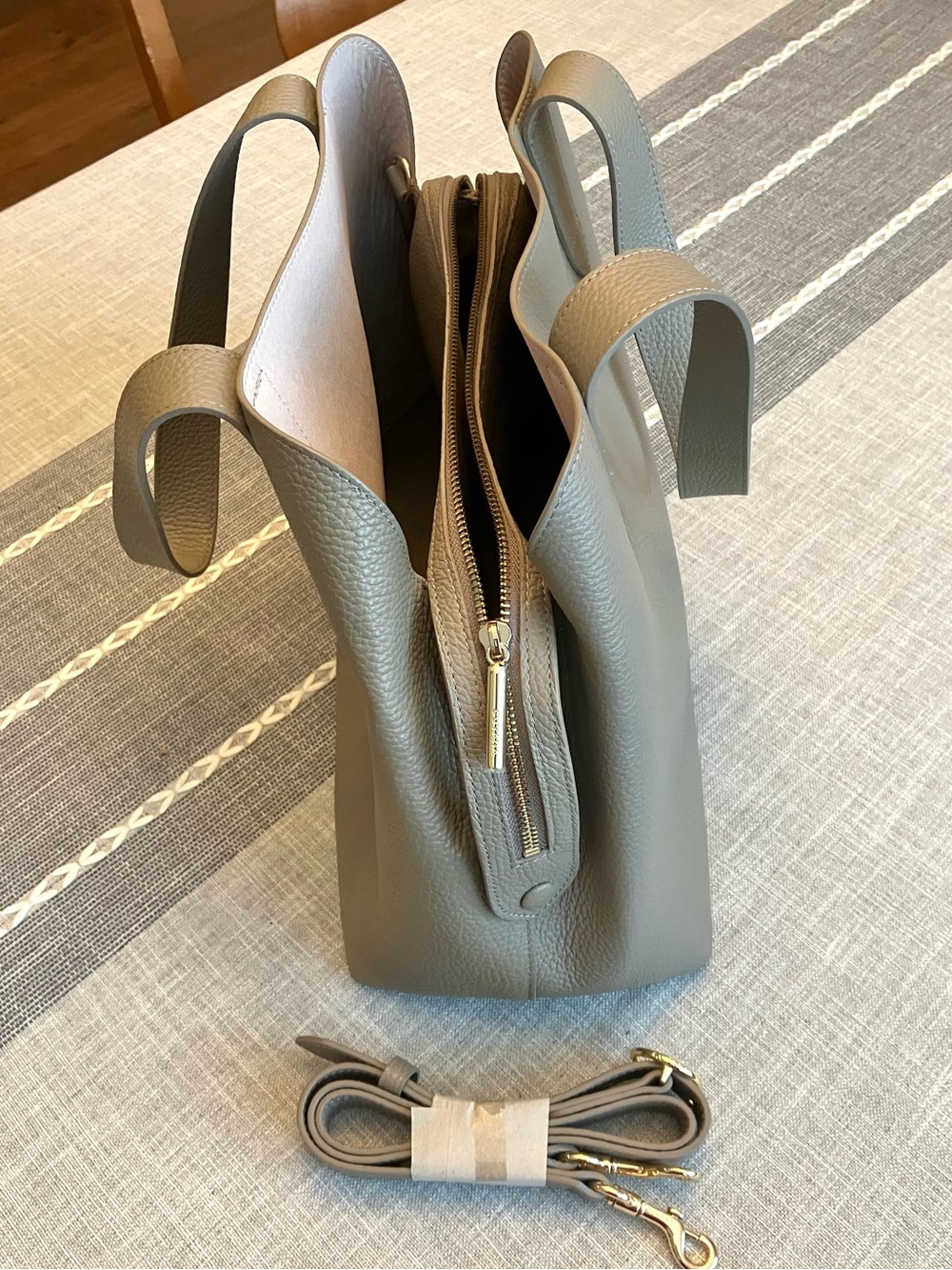 CUYANA Zippered Satchel Pebbled Leather Tote in Taupe, practically new - Picture 4 of 16